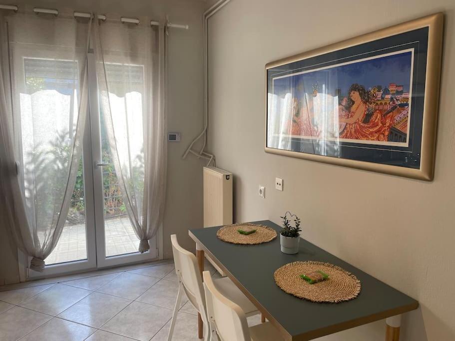 Letty'S Cozy Flat Apartment Peraía Exteriér fotografie